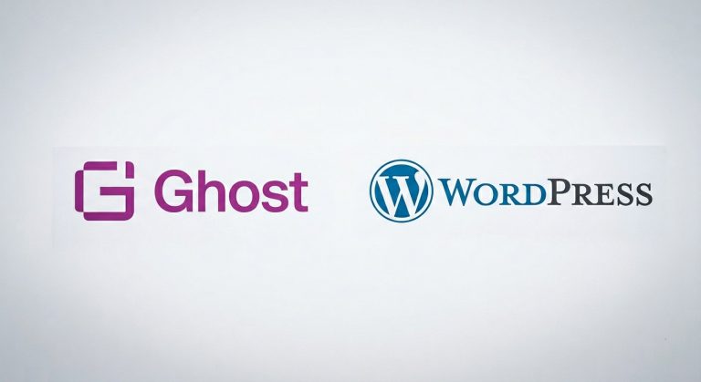 Logos Ghost et WordPress sur fond blanc